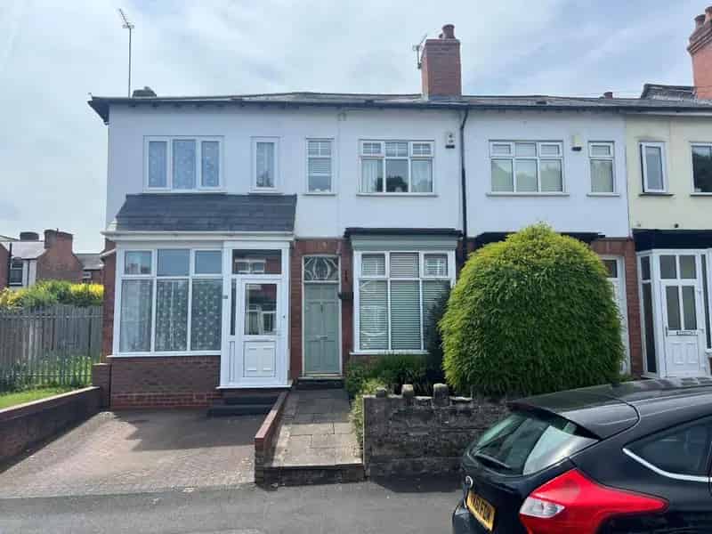 2 Bedroom Terraced House For Sale at Auction