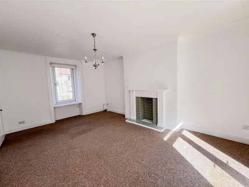 3 Bed Detached House For Sale