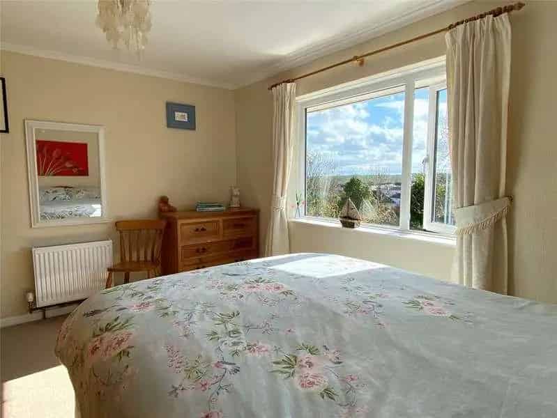 3 Bed Family Home For Sale