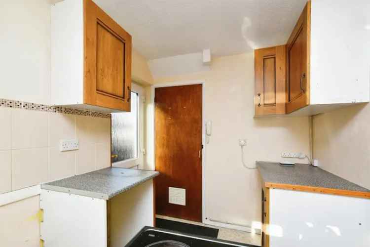 3 Bed Semi-Detached House with Garden and Garage