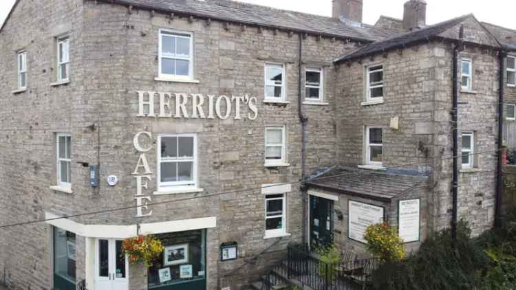 4 Star Guest House with Coffee Shop and Gallery in Hawes Yorkshire Dales