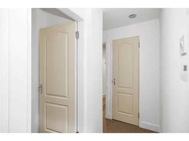 1 Bedroom Flat for Sale Near City Center