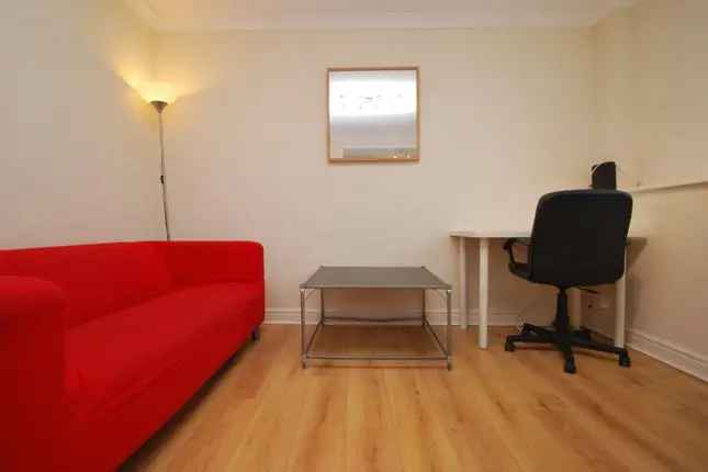 Flat to Rent in Cardiff CF24 - City Centre Location