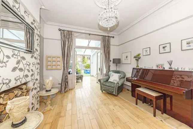 5 Bedroom Family Home for Sale in London