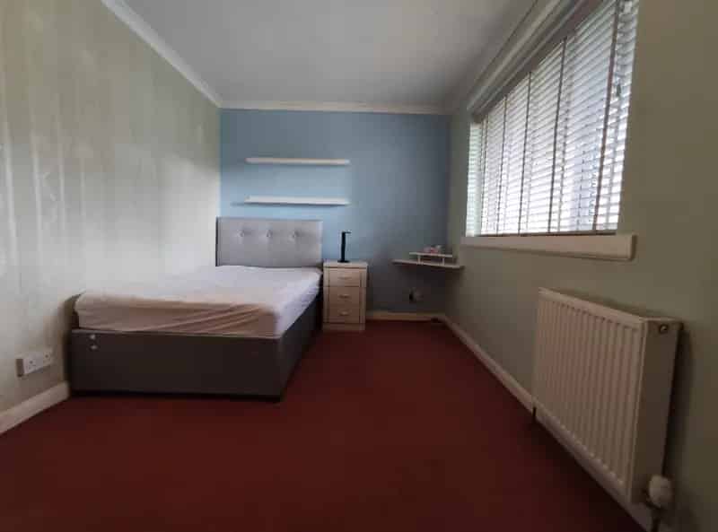 2 Bedroom Flat to Rent Near City Center