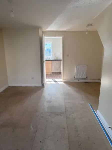 Mid Terrace House with Garden Two Parking Spaces Pet Friendly