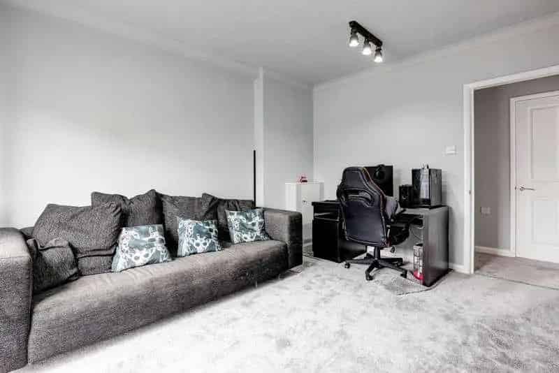 1 Bed Flat for Sale Town Centre - Recently Refurbished