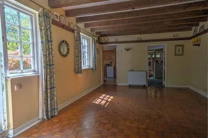 2 bed house for sale