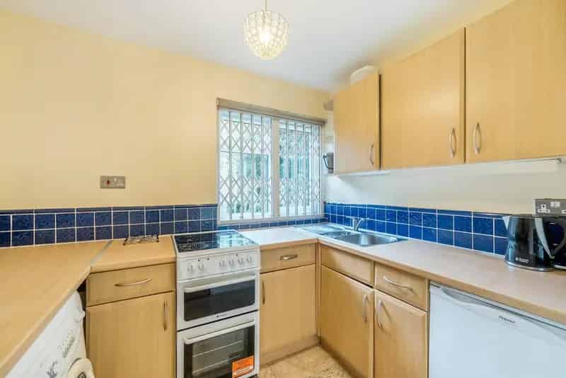 One Bedroom Flat near East Putney Tube with Private Garden
