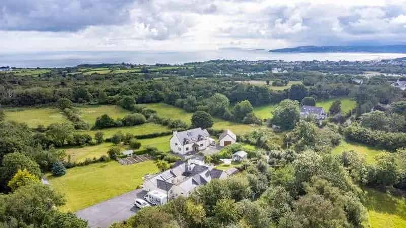 4 Bed House for Sale in Benllech, Anglesey