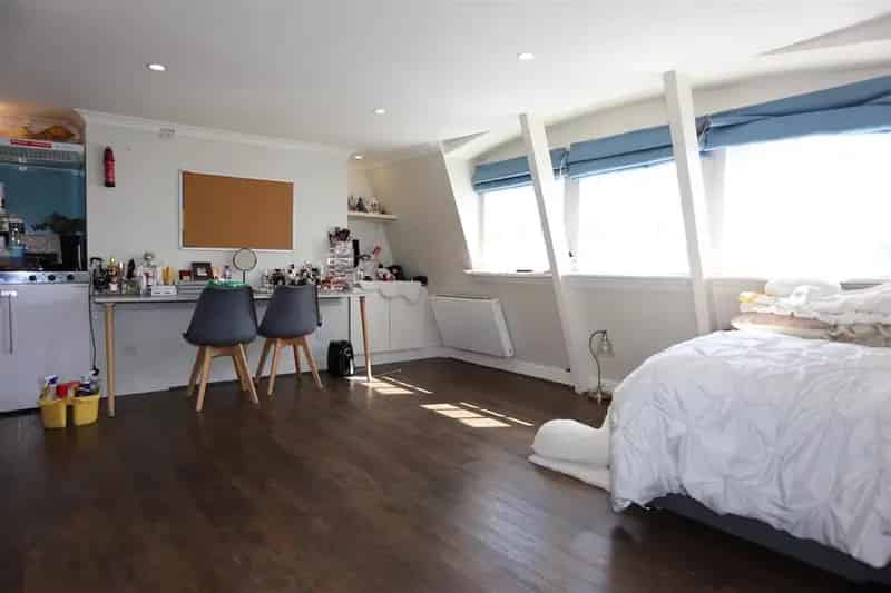 Studio to Rent - Permitted Payments and Default Fees Apply