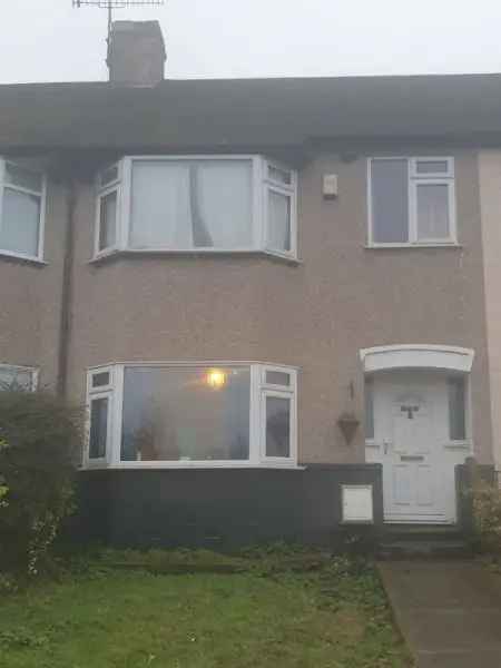 3 Bed Terrace House Near Dartford and Stone Crossing Stations