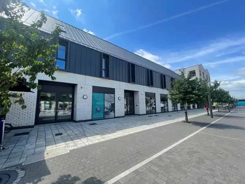 Cambridge Office Space 6241 sq ft Modern Hub Near Park Ride