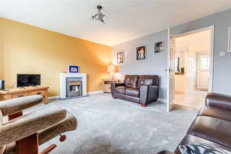 Three Bed Mid Terraced House Rothwell No Onward Chain