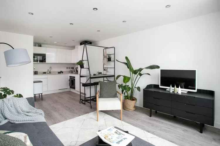 1 Bedroom Flat for Sale - No Onward Chain