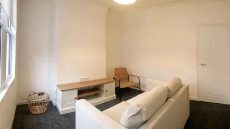 Two Bedroom Terraced House Near Nottingham City Centre
