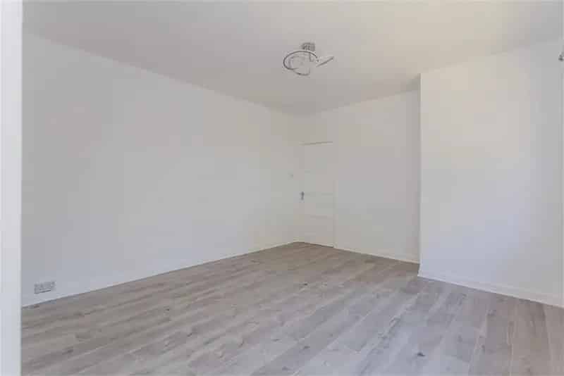 3 Bed End Terrace House Refurbished Family Home