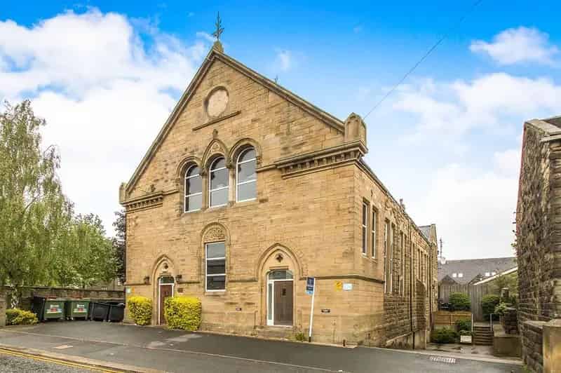 2 bedroom  Flat to rent, Morley, Leeds, LS27