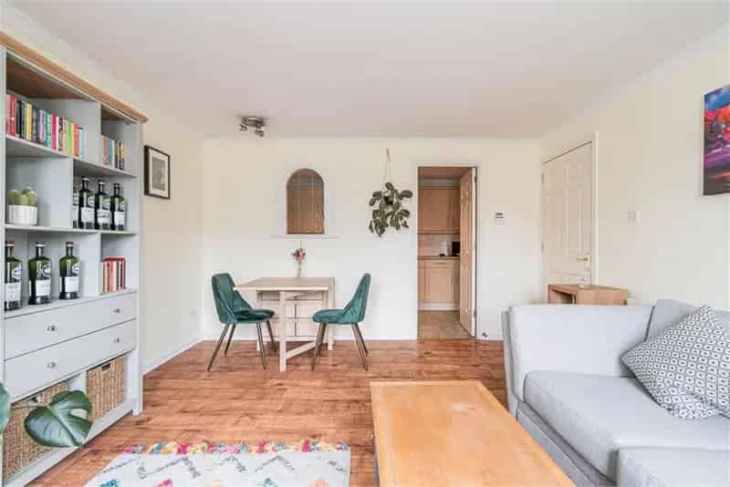 1 Bed Flat - Second Floor with 1 Reception Room