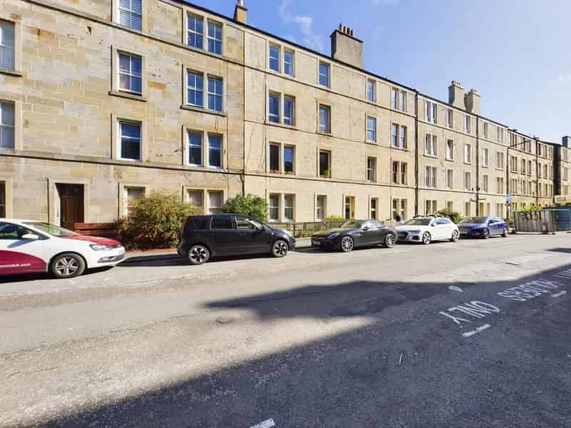2 Bedroom Flat to Rent Near Haymarket