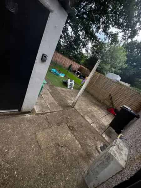 2 Bed Semi-Detached House Near Reading and Bracknell