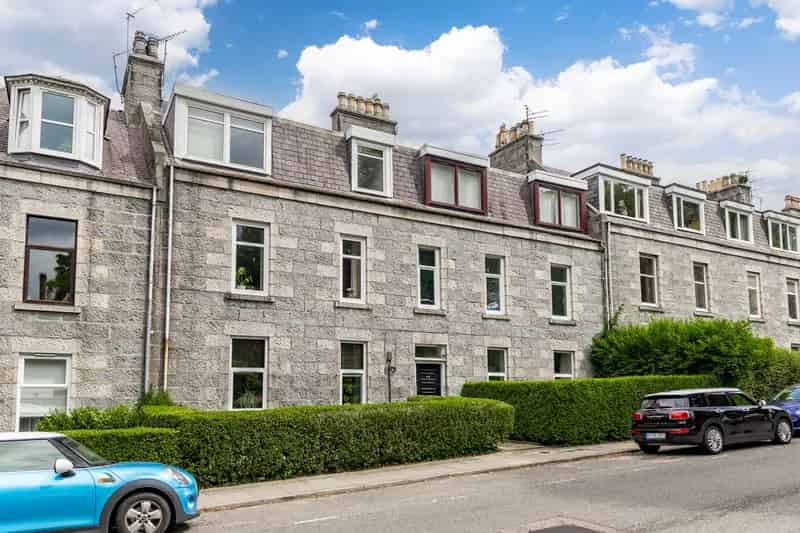 2 Bedroom Ground Floor Apartment in Rosemount Aberdeen