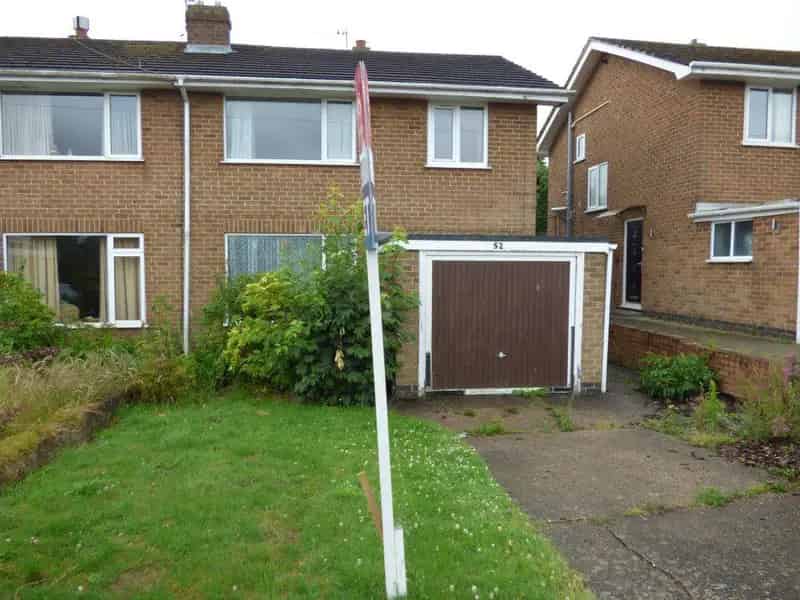 3 Bedroom Semi-Detached House to Rent