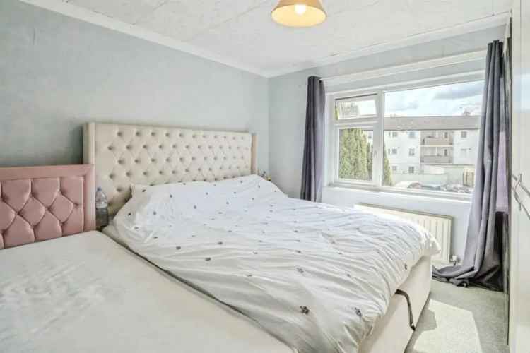 3 Bedroom Semi-Detached House Aylestone Leicester