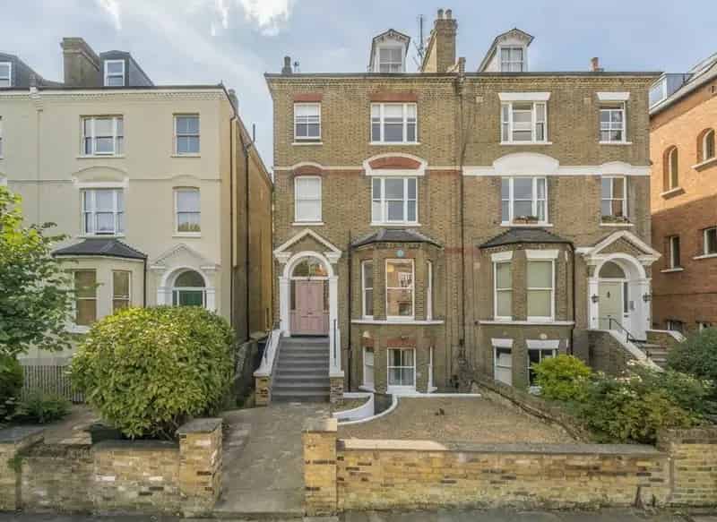 Two Bedroom Apartment Near Northern Line