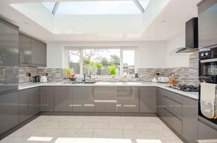 4 Bedroom House For Sale in Mangotsfield