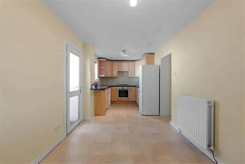 4 Bed Detached House 1 Reception Room