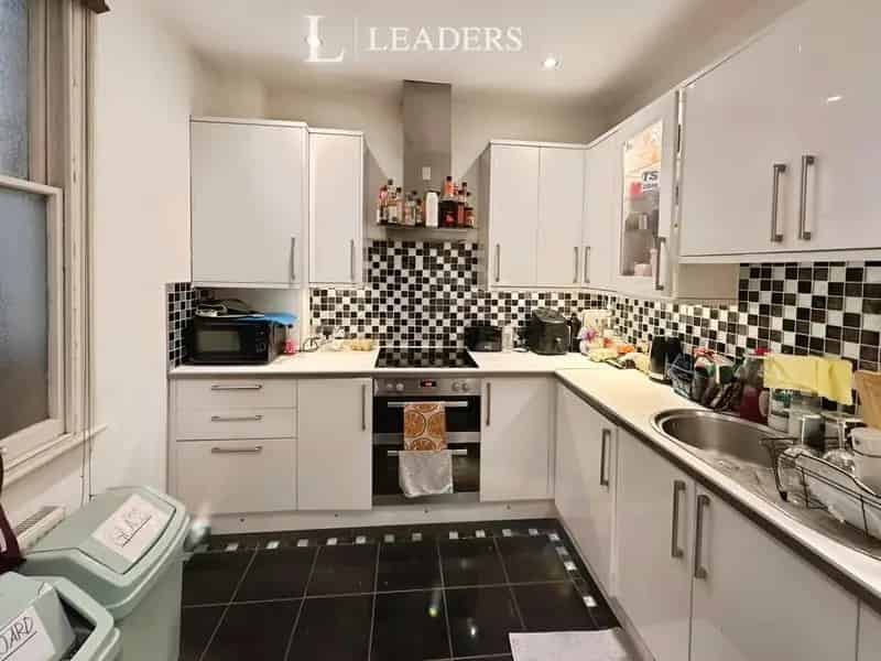 3 Bedroom Apartment To Rent