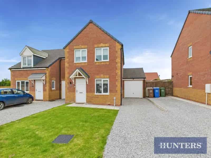 3 Bedroom Semi-Detached House For Sale