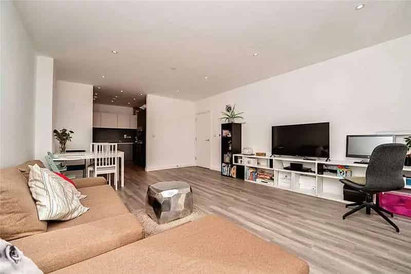 3 Bed Flat for Sale in South Acton