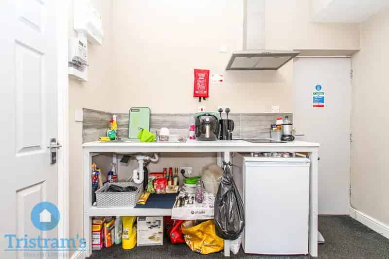 1 Bedroom Studio House to Rent Students Ref 16536