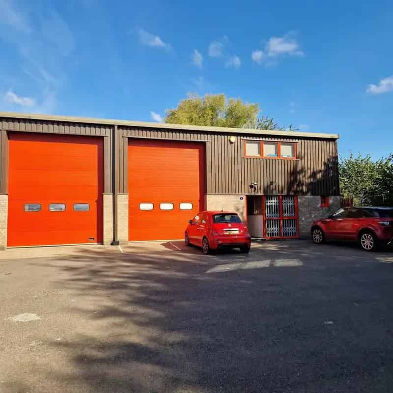 Industrial Warehouse Office Unit with Mezzanine Floor