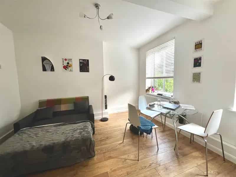 1 Bedroom Apartment House to Rent