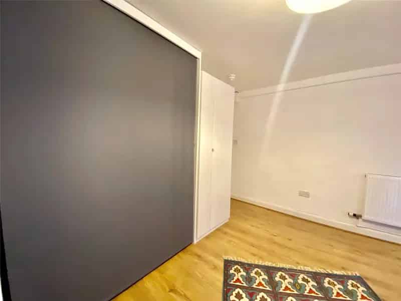 Studio Apartment Near Gloucester Road  No Deposit