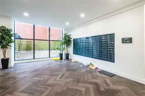 1 Room 39m² Flat Manchester M16 - Modern Studio Apartment