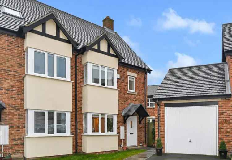 4 Bedroom House For Sale in Guiseley