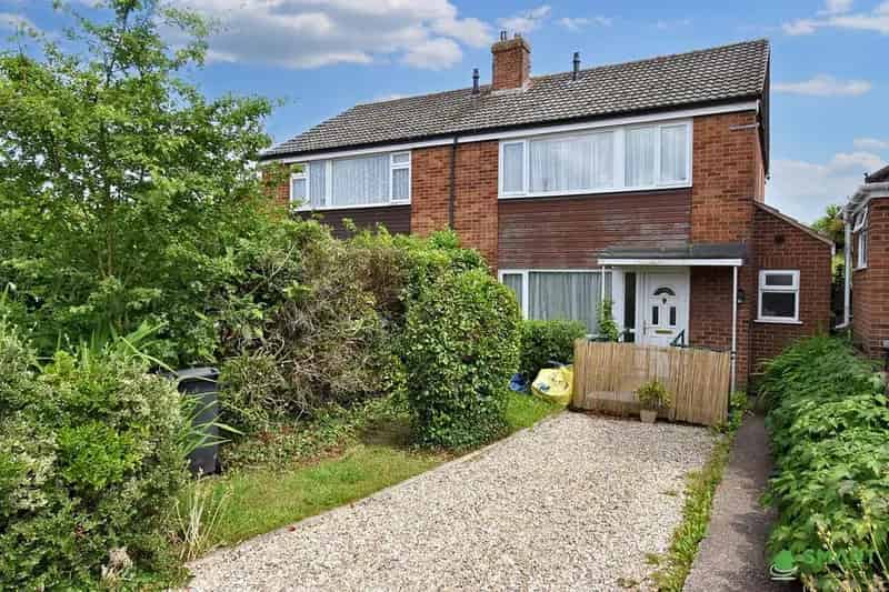 3 Bedroom Semi-Detached House for Sale in Alphington