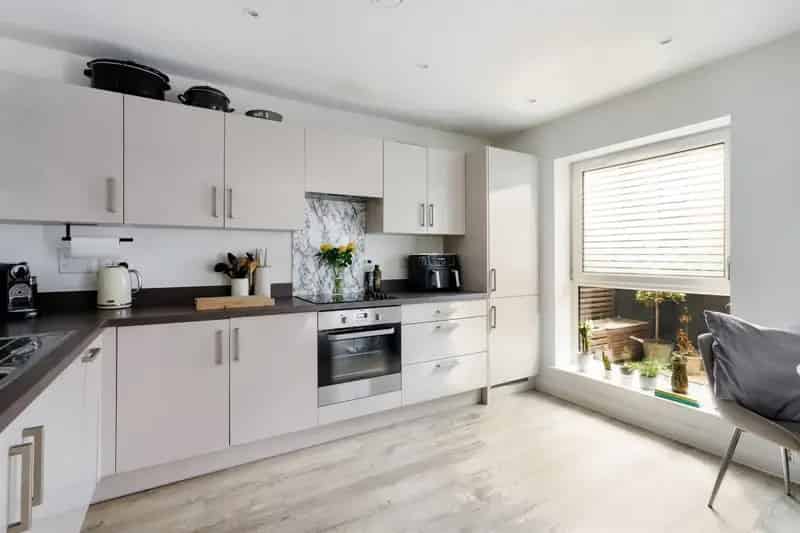 2-Bed Apartment Near Hackbridge Station - Modern Living in New Mill Quarter