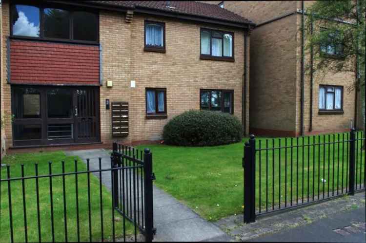 1 Bedroom Semi-Detached House with Parking Newly Renovated