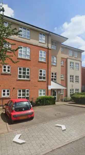 2 Bed Top Floor Apartment Near Five Ways Station