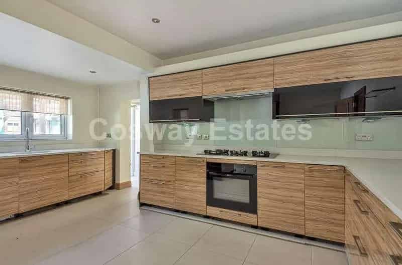 6 Bed Detached House For Sale 4338 SQ FT