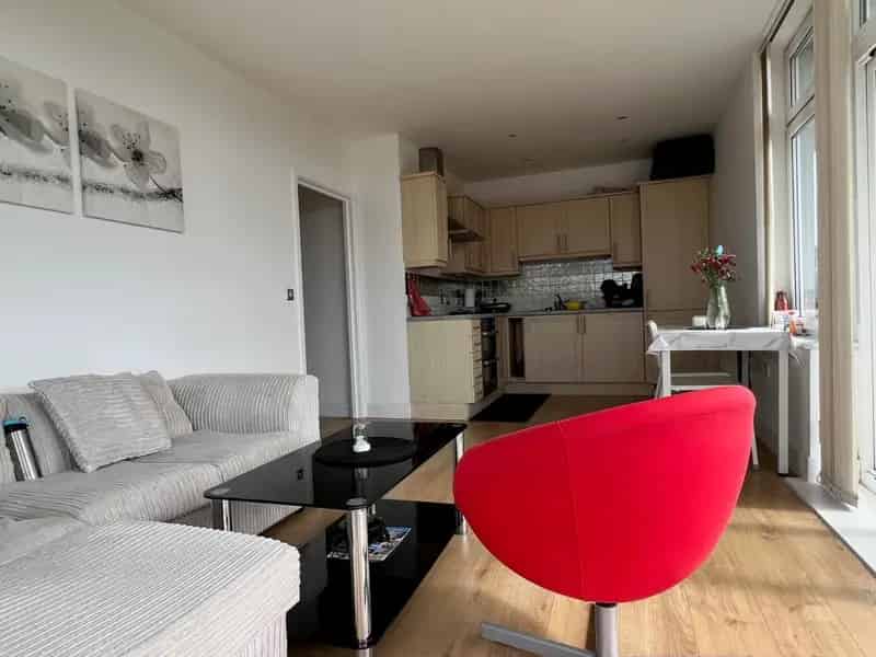 2 Bedroom Apartment near St Albans City Station - First Time Buyer or Investor