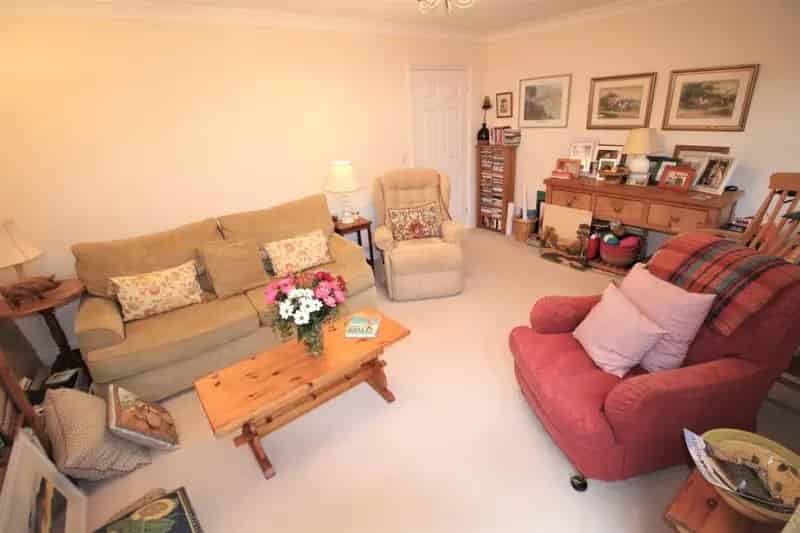 4 Bedroom Detached House For Sale in Leigh Park