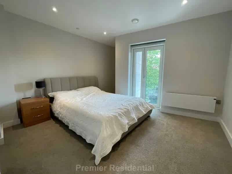 2 Bedroom Apartment Castlefield Basin High Quality Apartment
