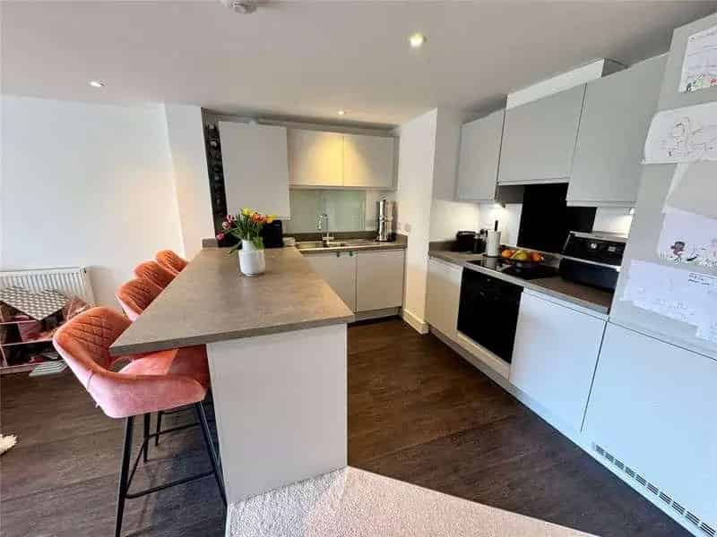 2 Bed Flat for Sale near Ashley Cross Village and Parkstone Station