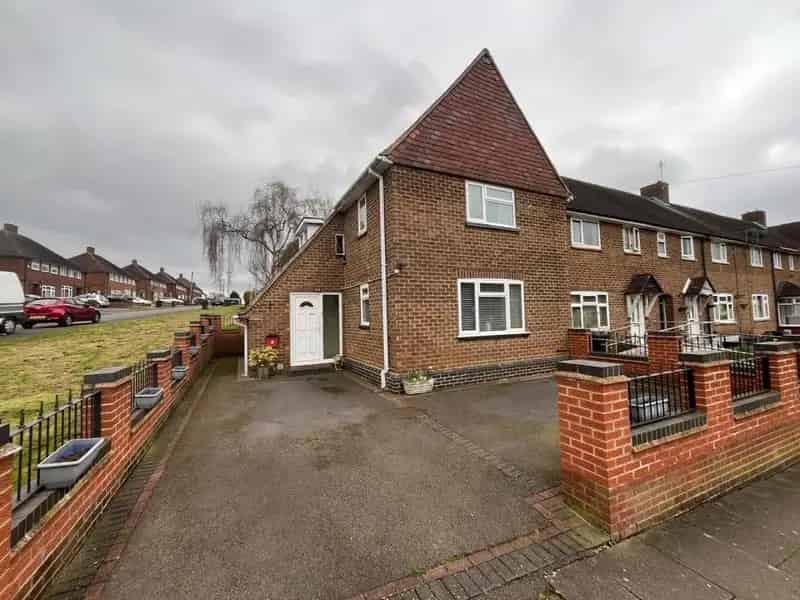 2 bedroom end of terrace house for sale